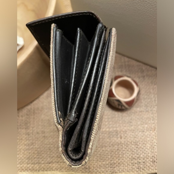 Gucci monogram key case - Picture 15 of 17